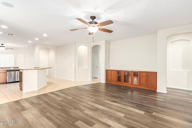 Building Photo - 14634 W Ventura St