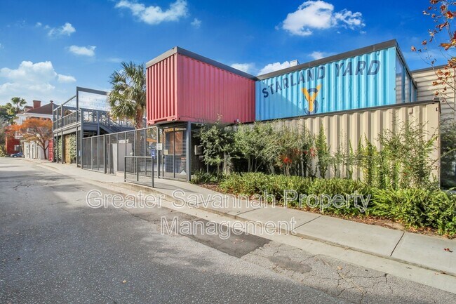 Building Photo - 530 E 35th St