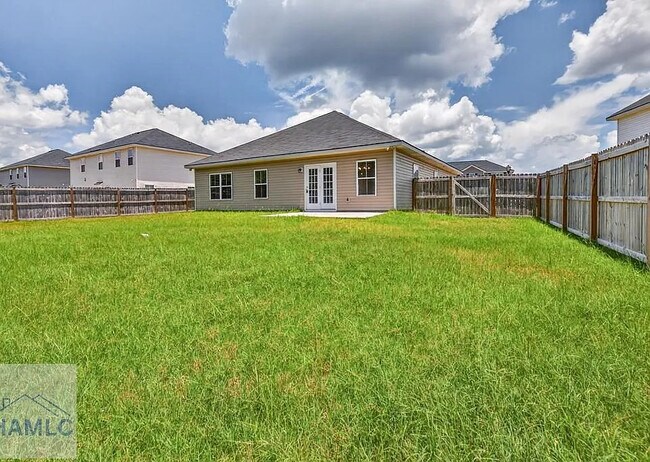 Building Photo - 589 Meloney Dr