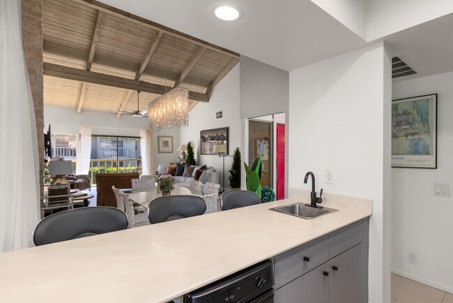 Building Photo - 46642 Arapahoe Cir