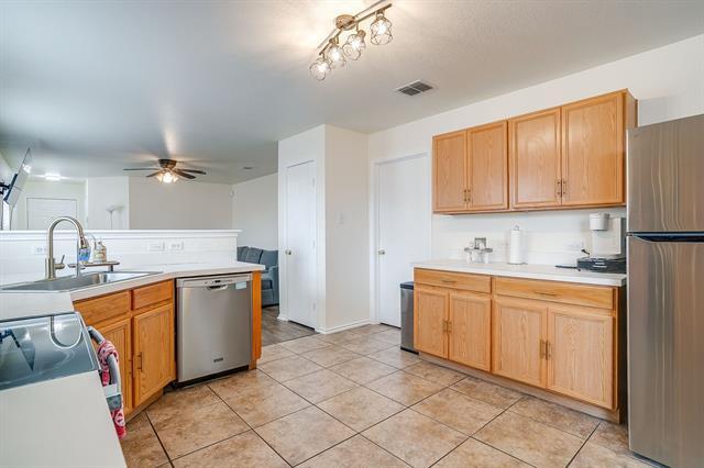 Building Photo - 6612 Meadow Way Ln