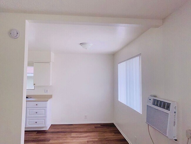 Building Photo - 25250