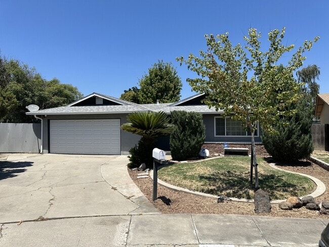 Building Photo - Welcome to Woodside Drive! Opportunity awa...