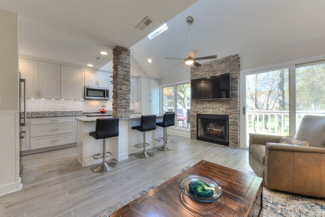 Building Photo - 2 BR, 2 BA Spring Lake Condo