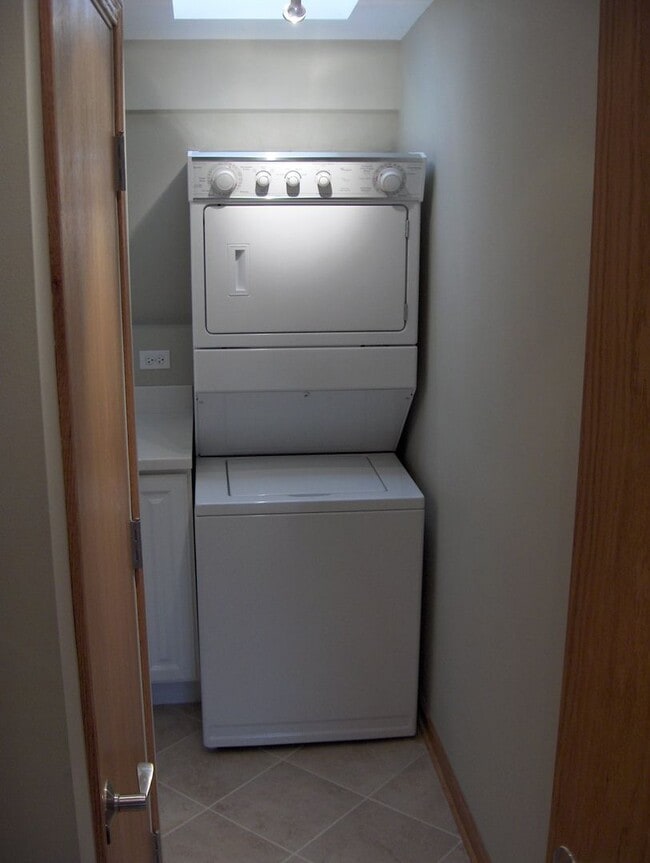 Building Photo - 257 - *450 Green Bay Road Bldg*