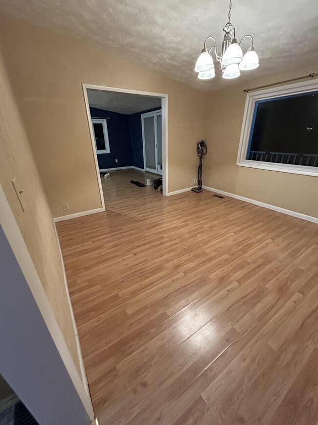 Dining room - 821 Baier St