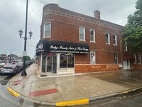 Building Photo - 3020 S Laramie Ave