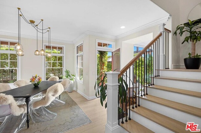 Building Photo - 2584 Bungalow Pl
