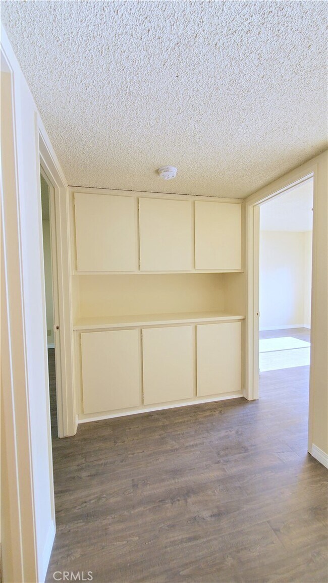 Building Photo - 719 Briarwood Ln