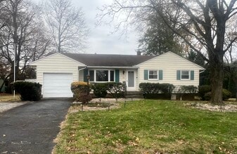 Building Photo - 810 Ashton St