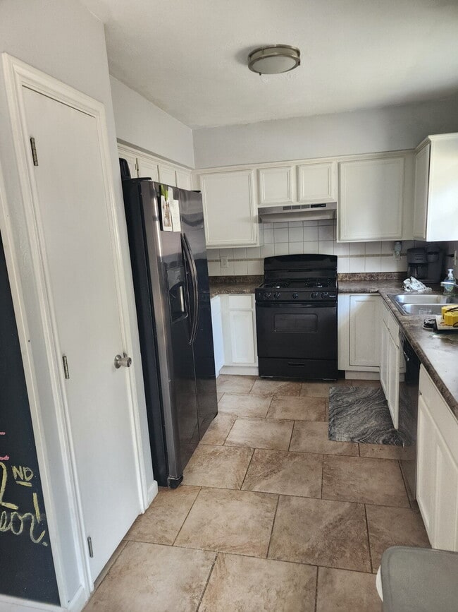 Building Photo - "Charming 4-Bedroom-3 Full Baths in College Station – Your Ideal Retreat Awaits!"