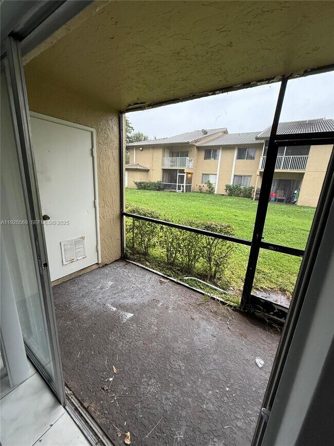 Building Photo - 11580 NW 43rd Ct