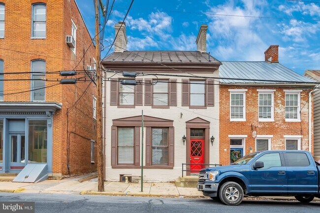 Building Photo - 315 E Patrick St