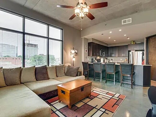 Building Photo - Luxury condo in the Rhythm at Music Row