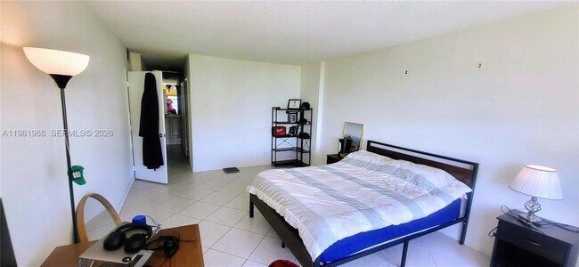 Building Photo - 3800 S Ocean Dr