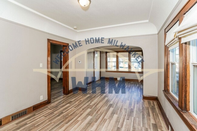 Building Photo - 1721 S 72nd St