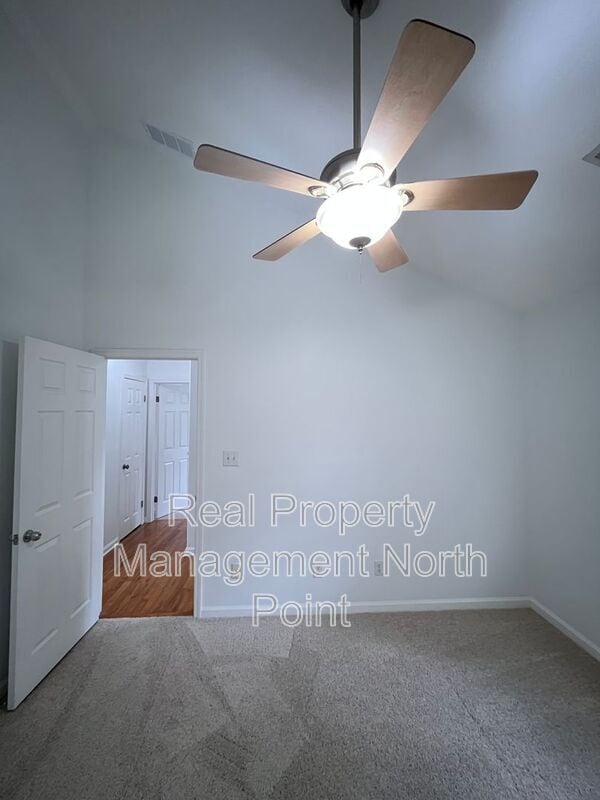 Building Photo - 889 Crew St SW