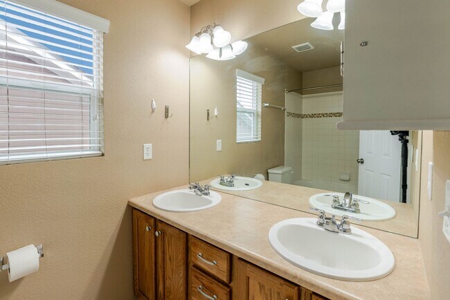 Building Photo - $2195 | 3BR/2.5BA | Dog Friendly Beautiful Home in Stetson Hills