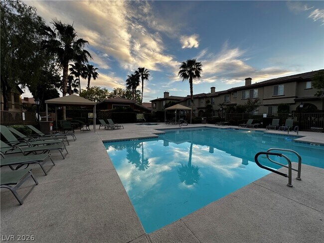 Building Photo - 3965 Palm Beach St