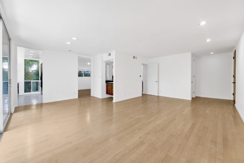 Building Photo - 1147 N Clark St