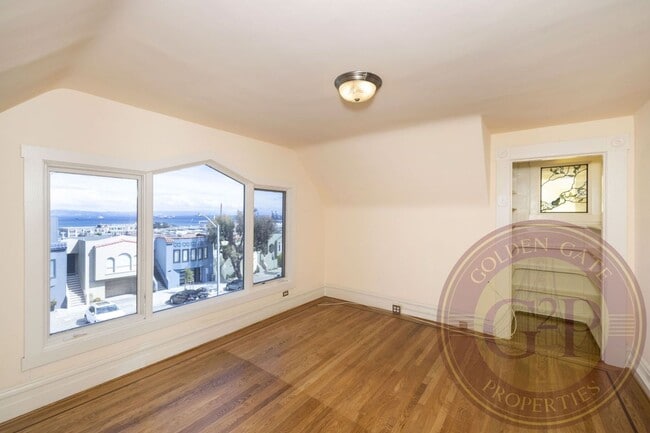 Building Photo - Potrero Hill - 3 BR, 2.5 BA House 1,388 Sq. Ft. - 3D Virtual Tour, Large Private Yard