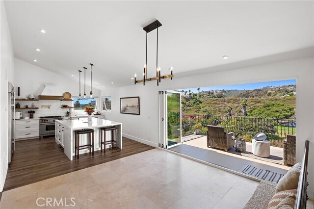 Building Photo - 449 Avenida Crespi