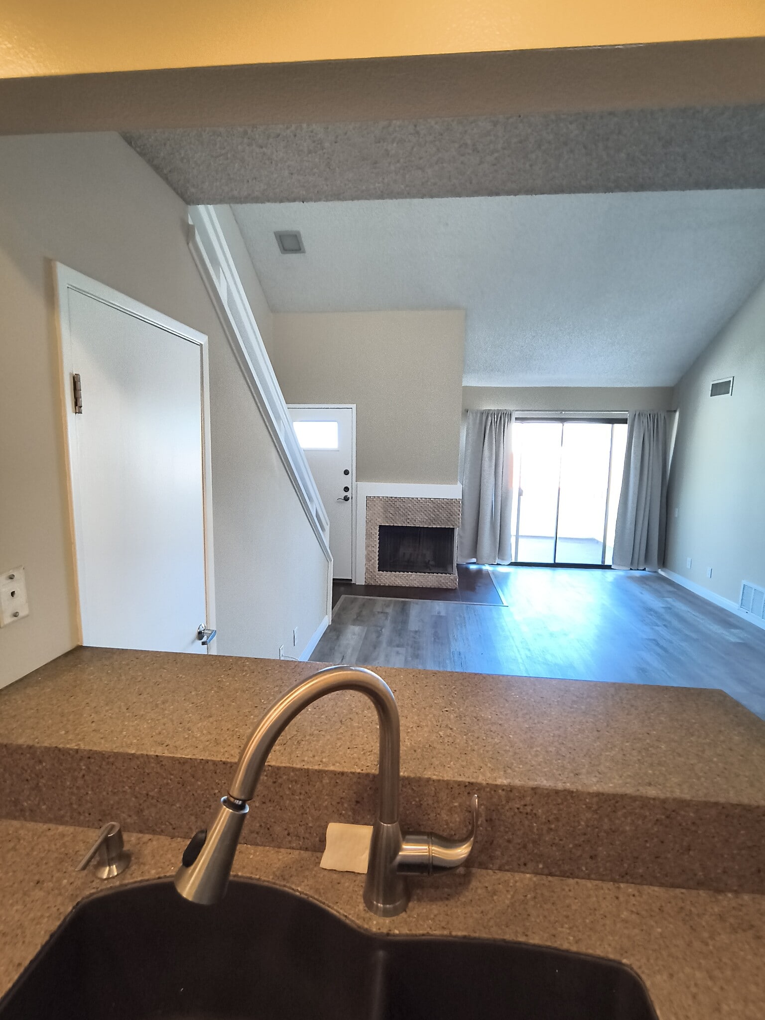 Building Photo - 13096 Le Parc