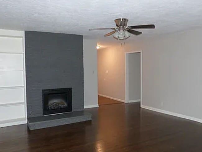 Building Photo - Charming 3 Bedroom Home Available September 1