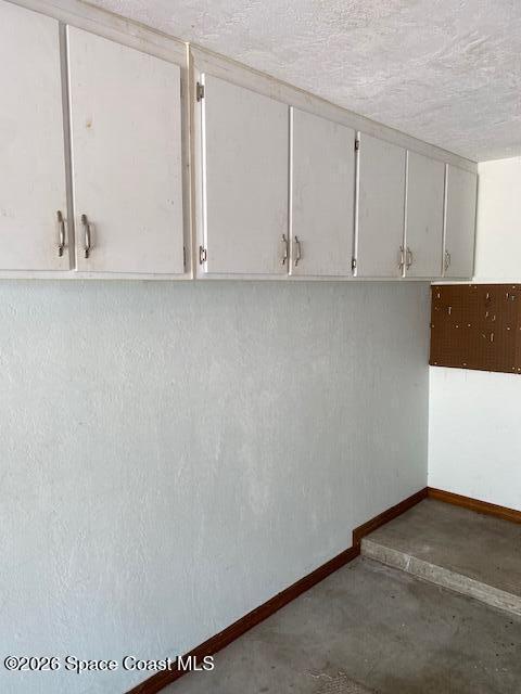 Building Photo - 9045 South Dr