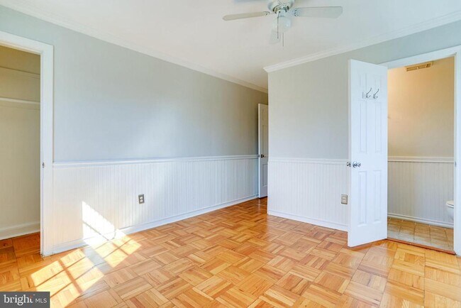 Building Photo - 1716 W Abingdon Dr