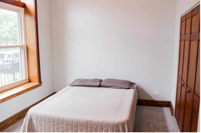 Building Photo - 1451 N Artesian Ave