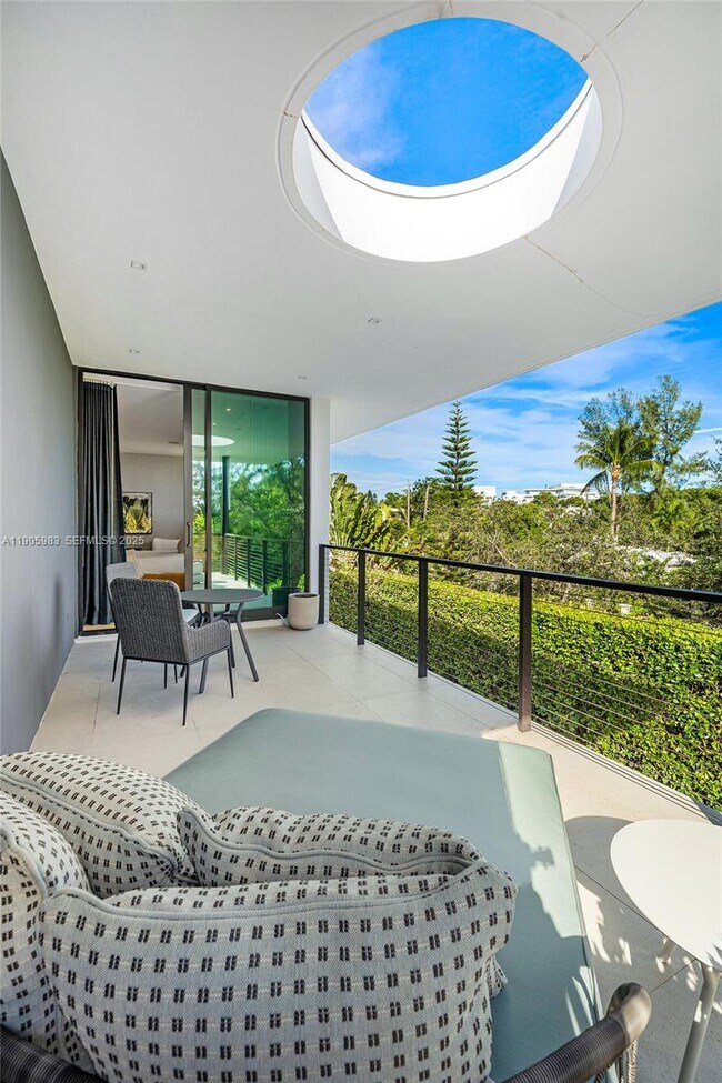 Building Photo - 4585 Nautilus Dr