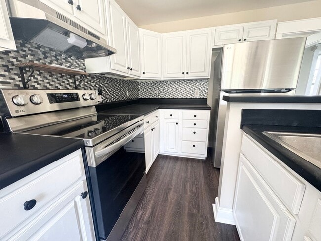 Building Photo - 121 Terrilynn Way