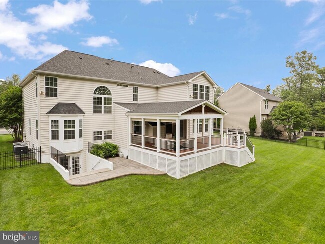 Building Photo - 41595 Revival Dr