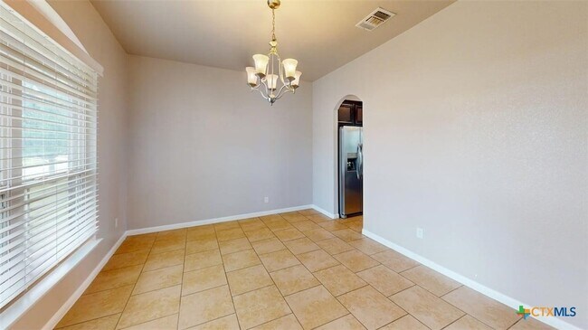Building Photo - 500 W Libra Dr