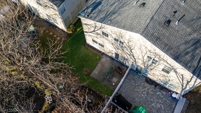 Building Photo - 267 Perry Ave