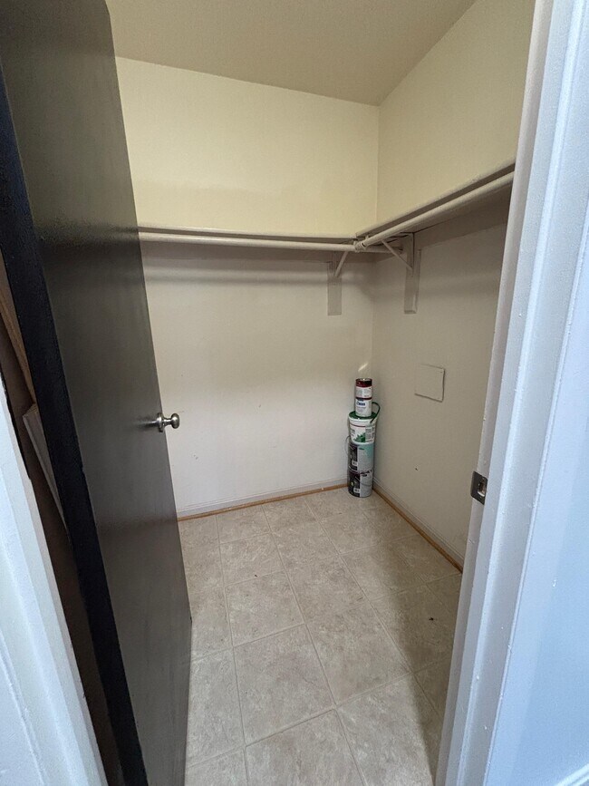 Building Photo - 5701 Lavender Plaza