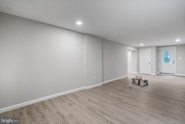 Building Photo - 7795 Penn Manor Ct