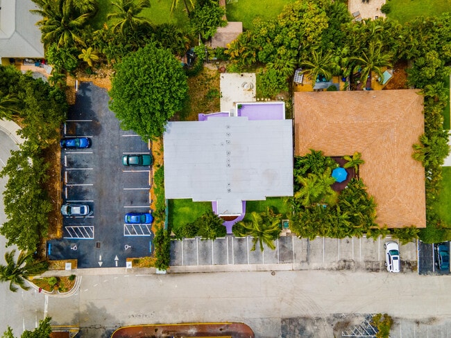 Building Photo - 1279 Beach Rd