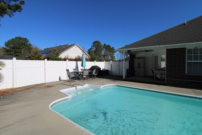 Building Photo - 280 Trillium Ln