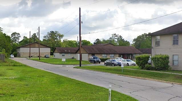 Building Photo - 210 N Beglis Pkwy