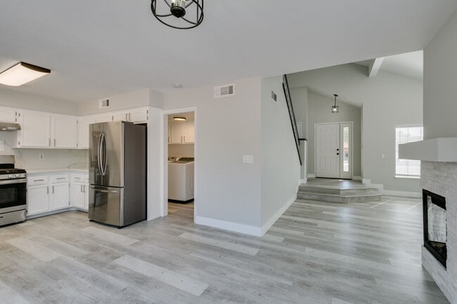 Building Photo - 3-Bedroom Dream Home in Green Valley