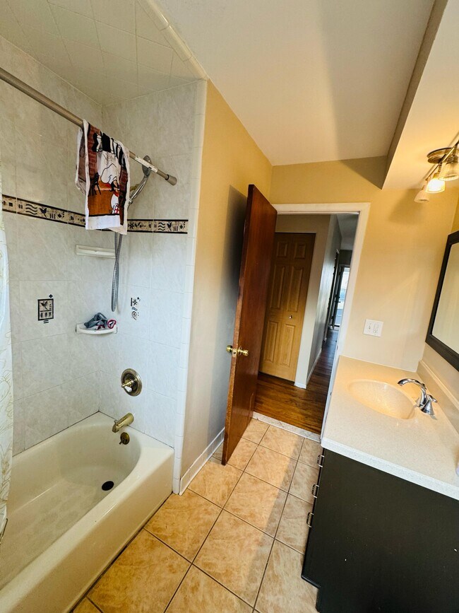 Building Photo - 29415 Cunningham Dr