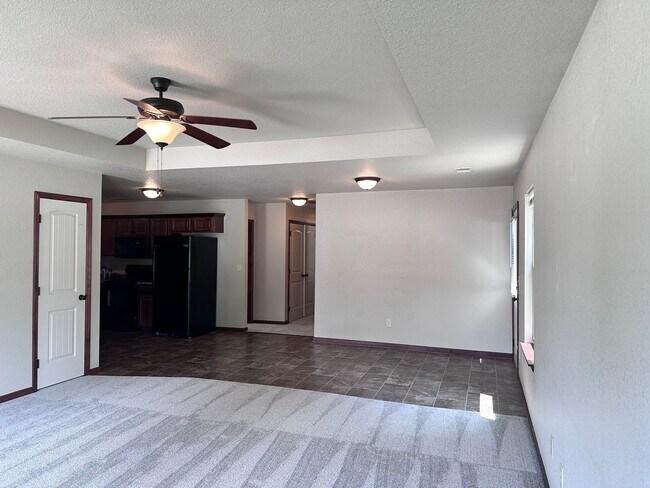 Building Photo - 3 Bed | 2 Bath | 1 Car Garage Single Level Duplex in Blue Springs; Lee’s Summit Schools