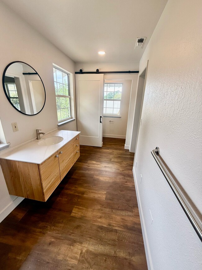 Building Photo - 16083 Indian Springs Ranch Rd