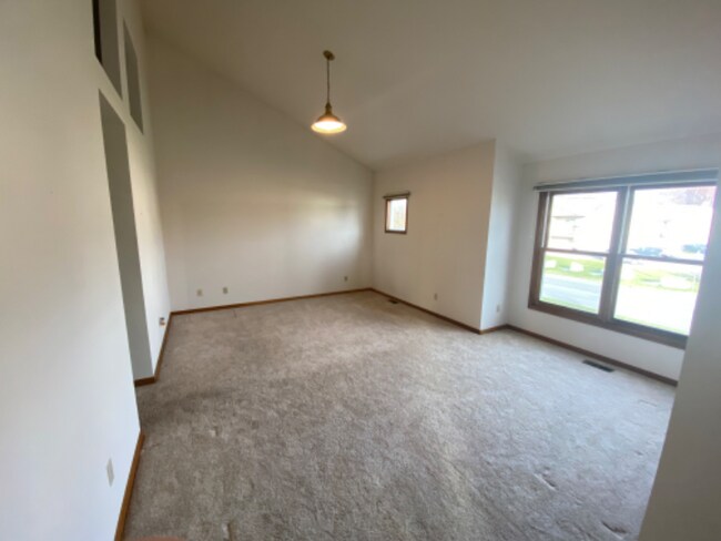 Building Photo - 2814 Brittany Dr