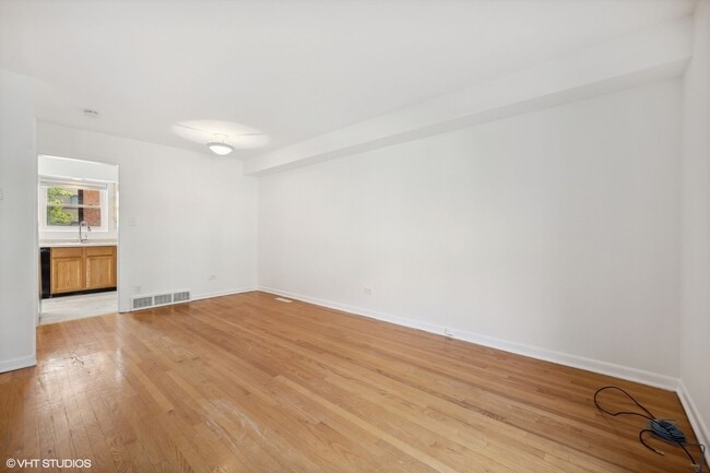 Building Photo - 524 Poplar Dr
