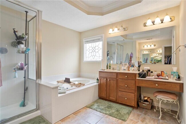 Building Photo - 130 S Links Dr