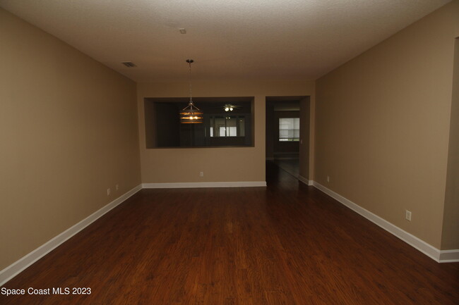 Building Photo - 480 Higgs Ave NW