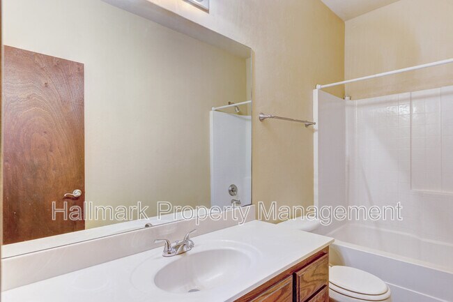 Building Photo - 1726 W Palm Pl